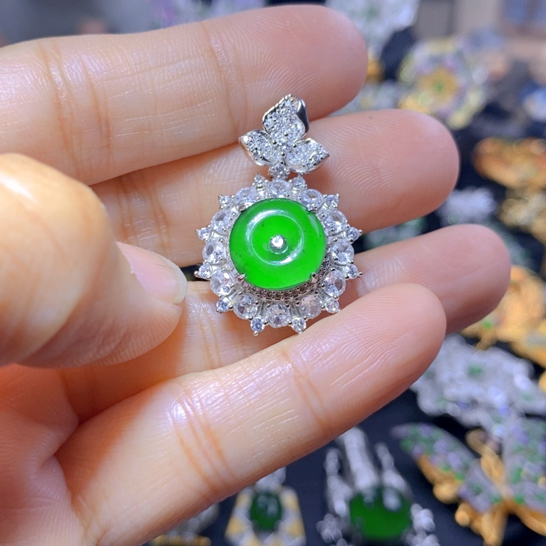 翡翠耳钉银S925镶嵌天然翡翠