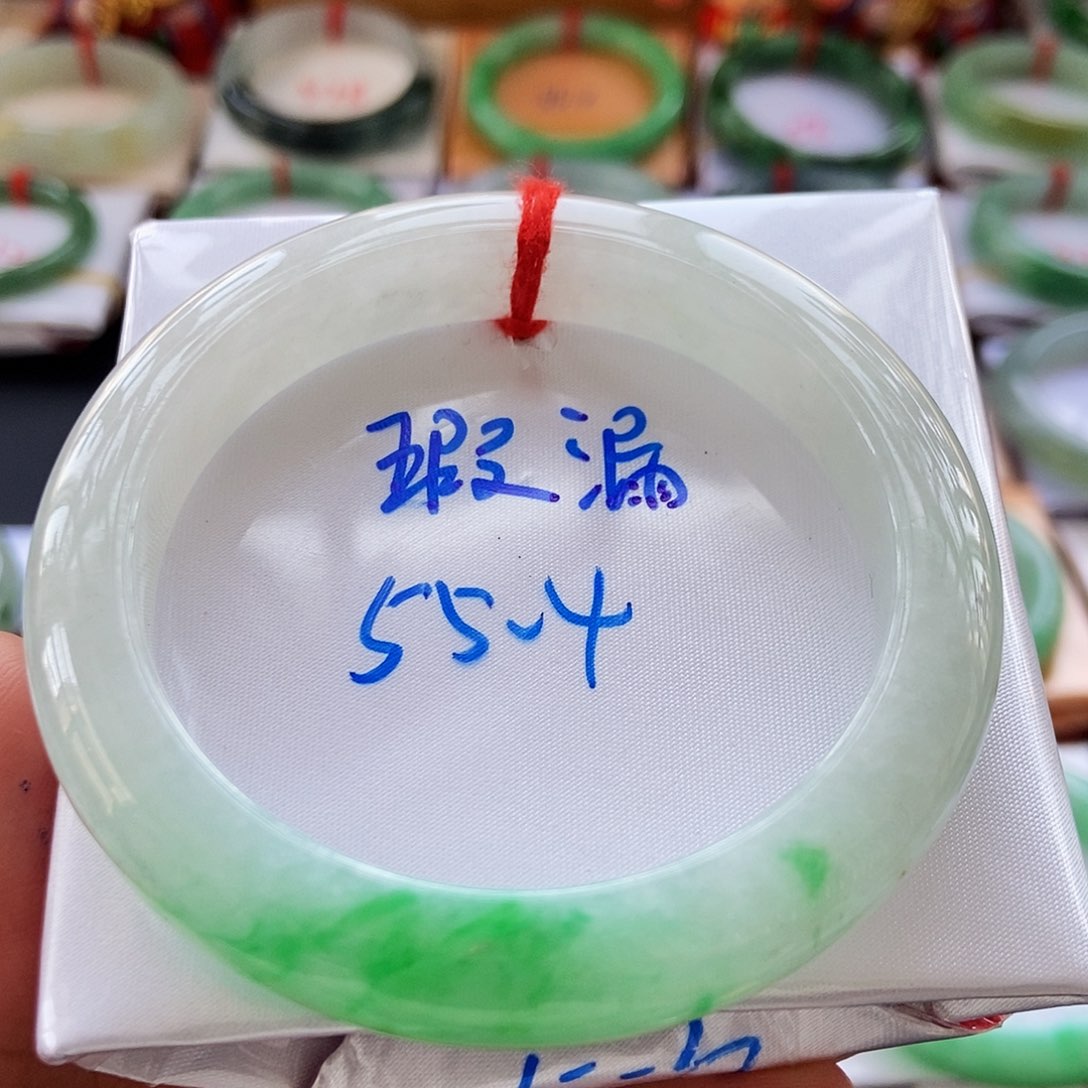翡翠未镶嵌手镯2起冰飘阳绿2