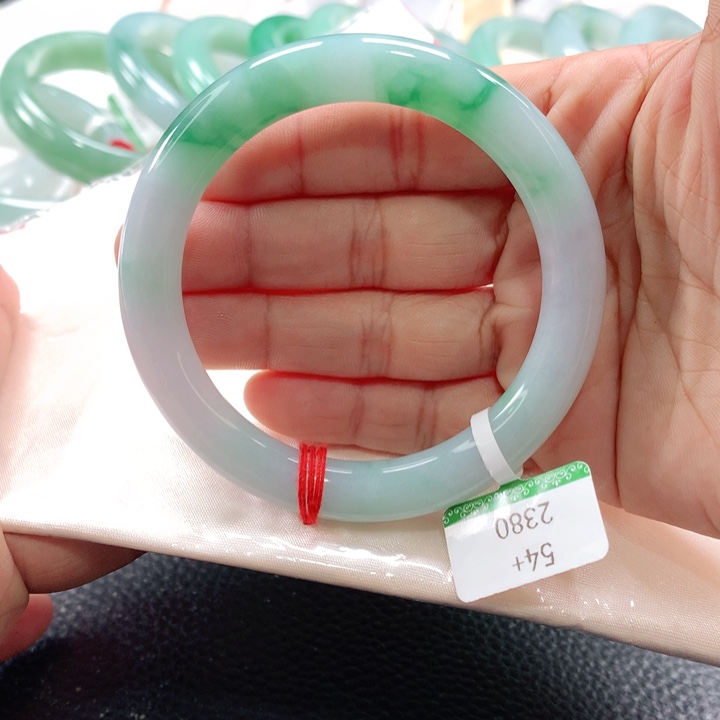 翡翠手镯未镶嵌55555555555