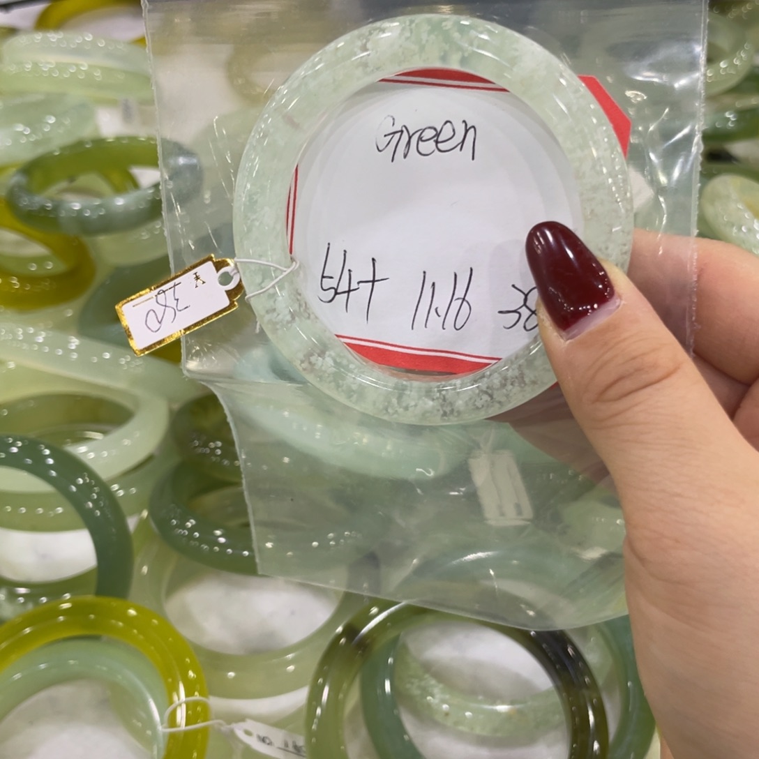 未镶嵌蛇纹石玉手镯G***n