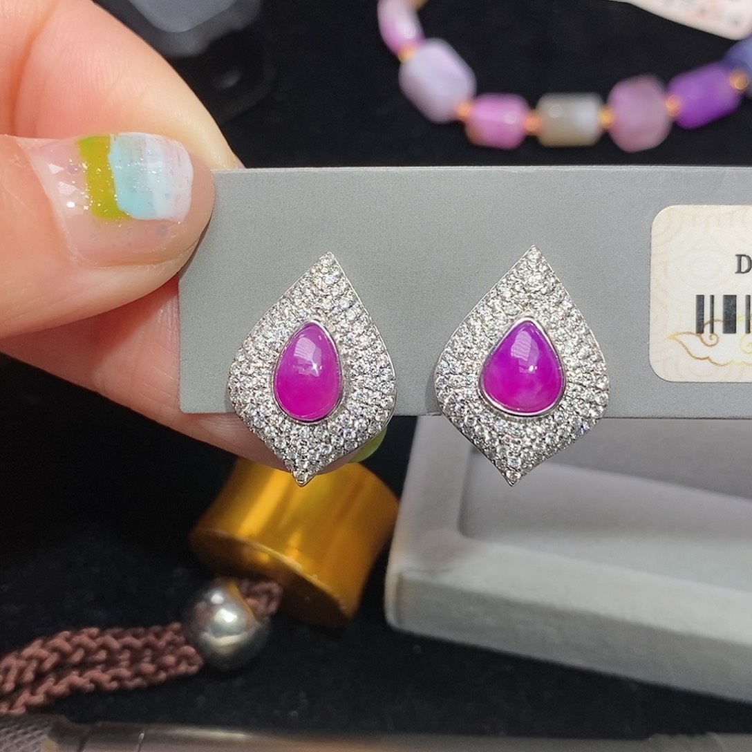 苏纪石（舒俱来）18K金镶嵌耳钉