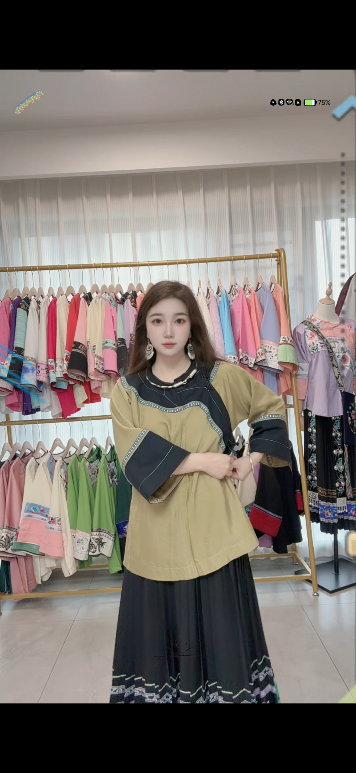 苗族绕领素款单件上衣