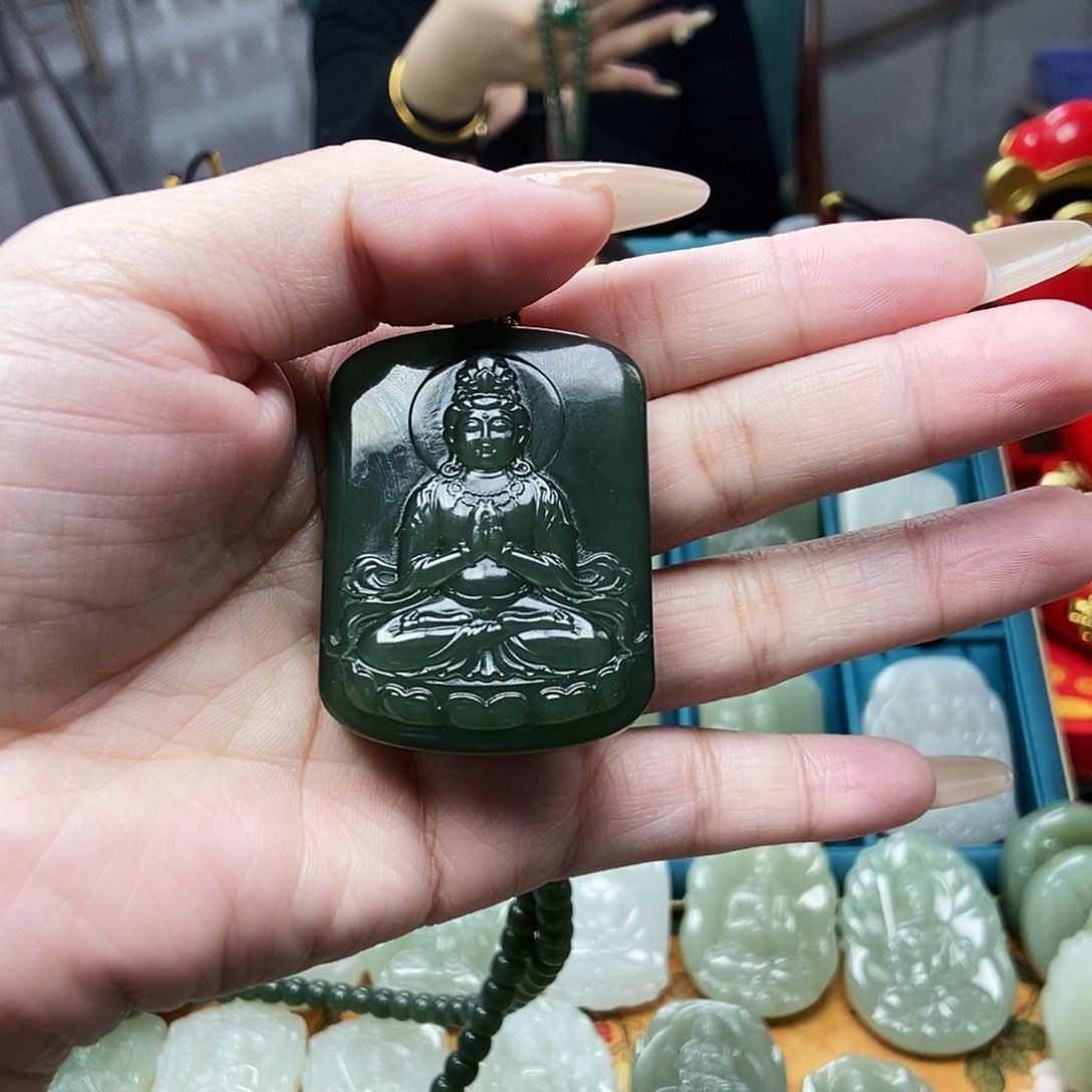 和田玉颈饰未镶嵌小*