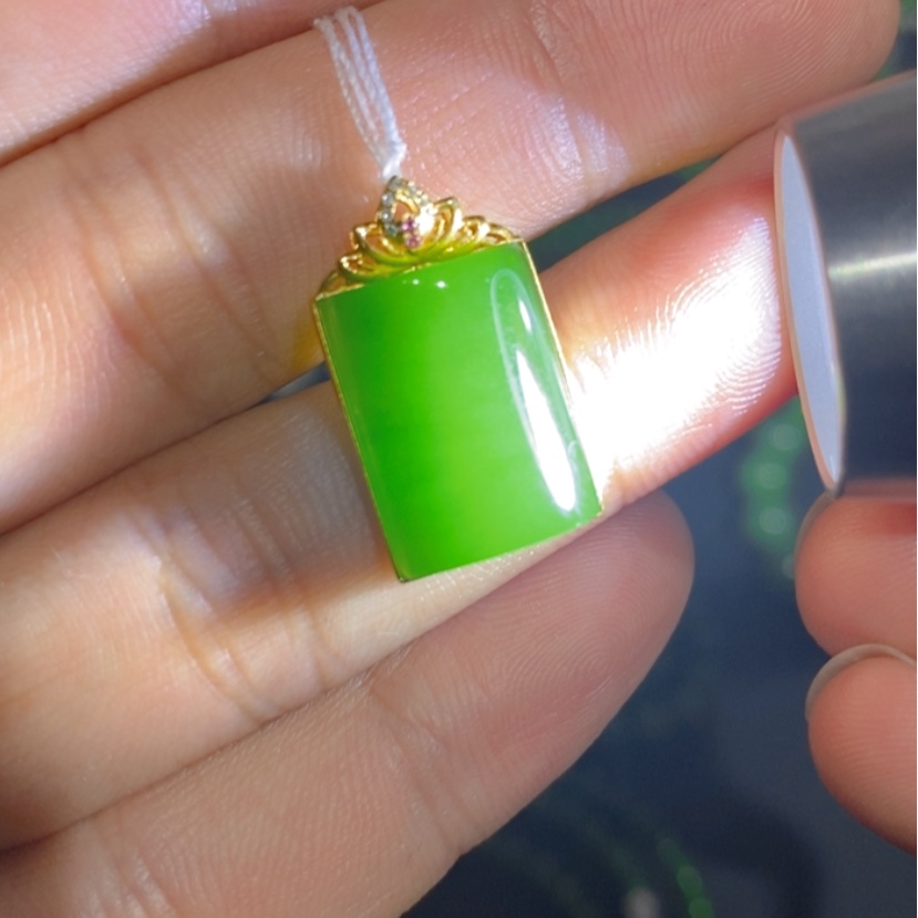 【闪购商品】和田玉（碧玉）颈饰18K金镶嵌