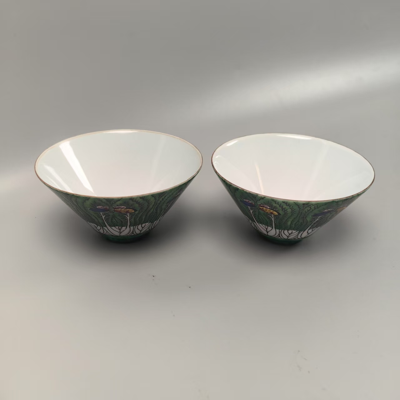 A0201民国绿地百财纹斗立杯【其一】