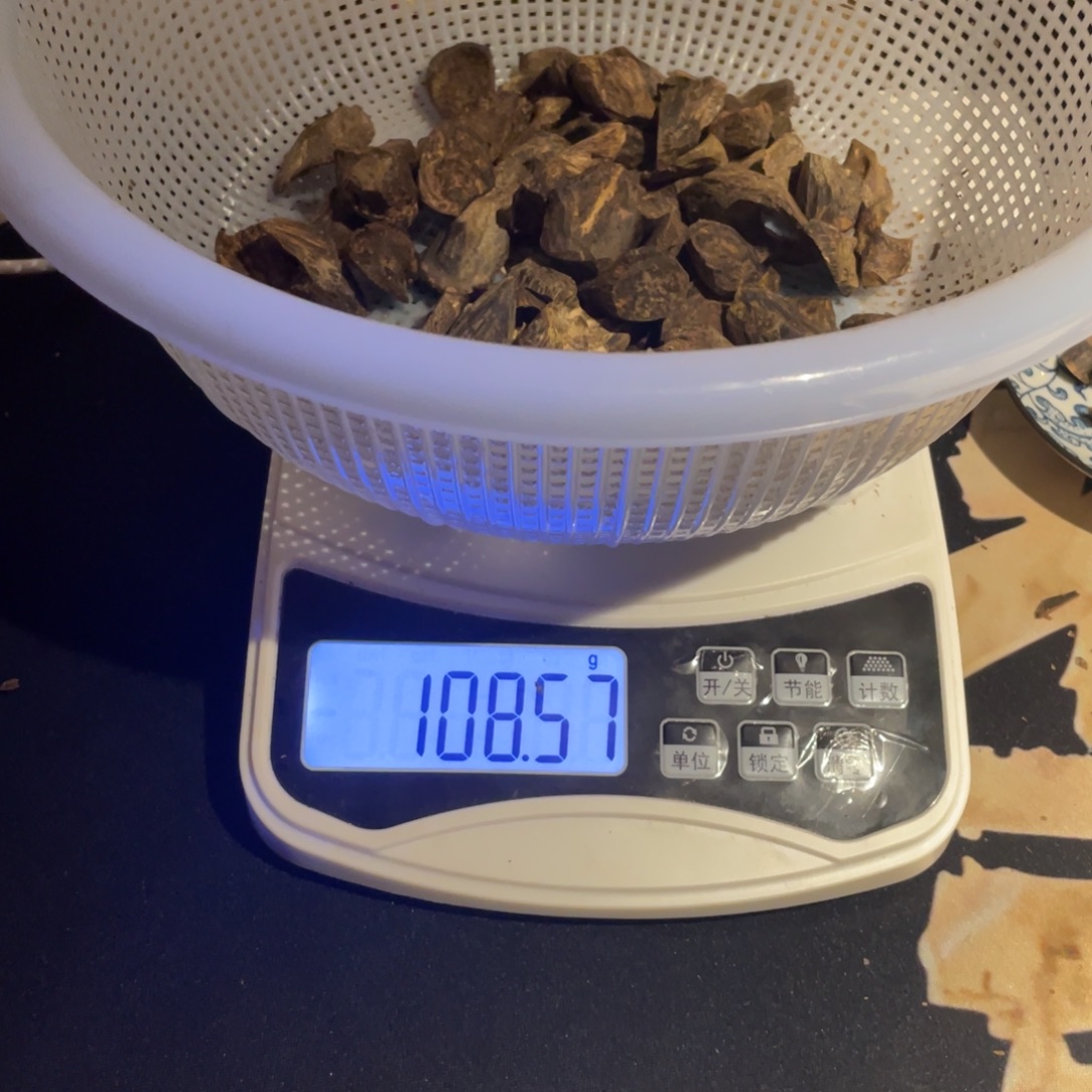 青***丝沉香沉香碎屑壳子