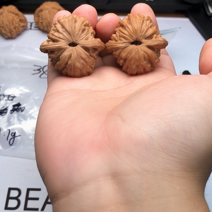 文玩核桃吊坠38全品24年汉高楼