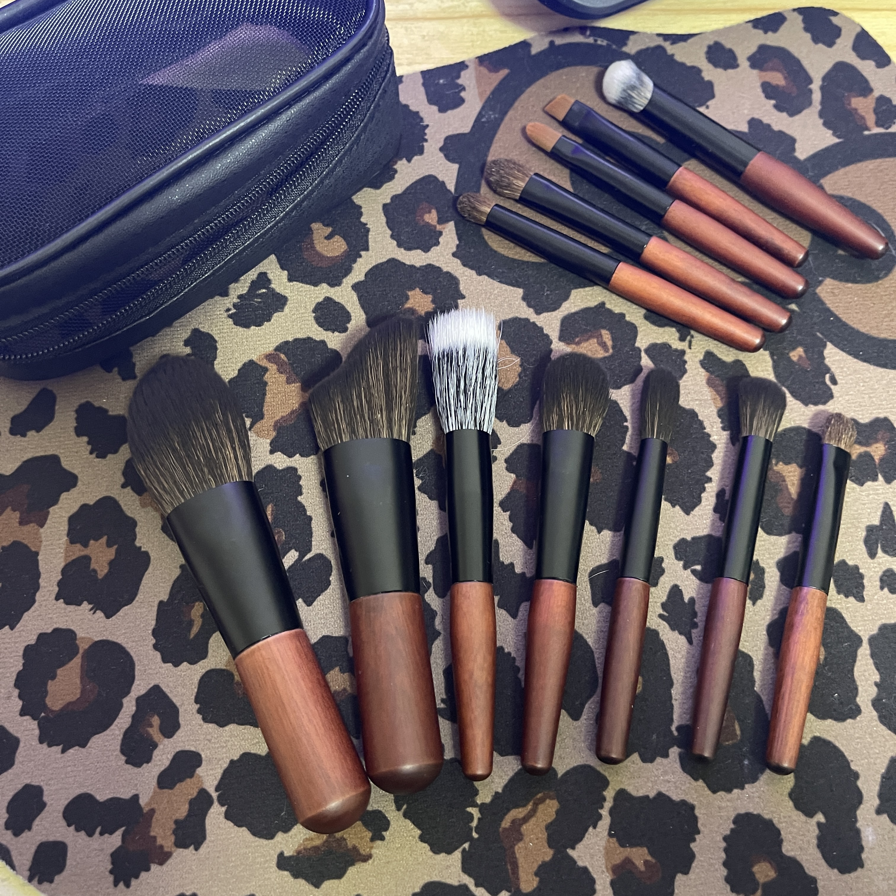 沧州化妆刷短杆12支便携套刷带刷包