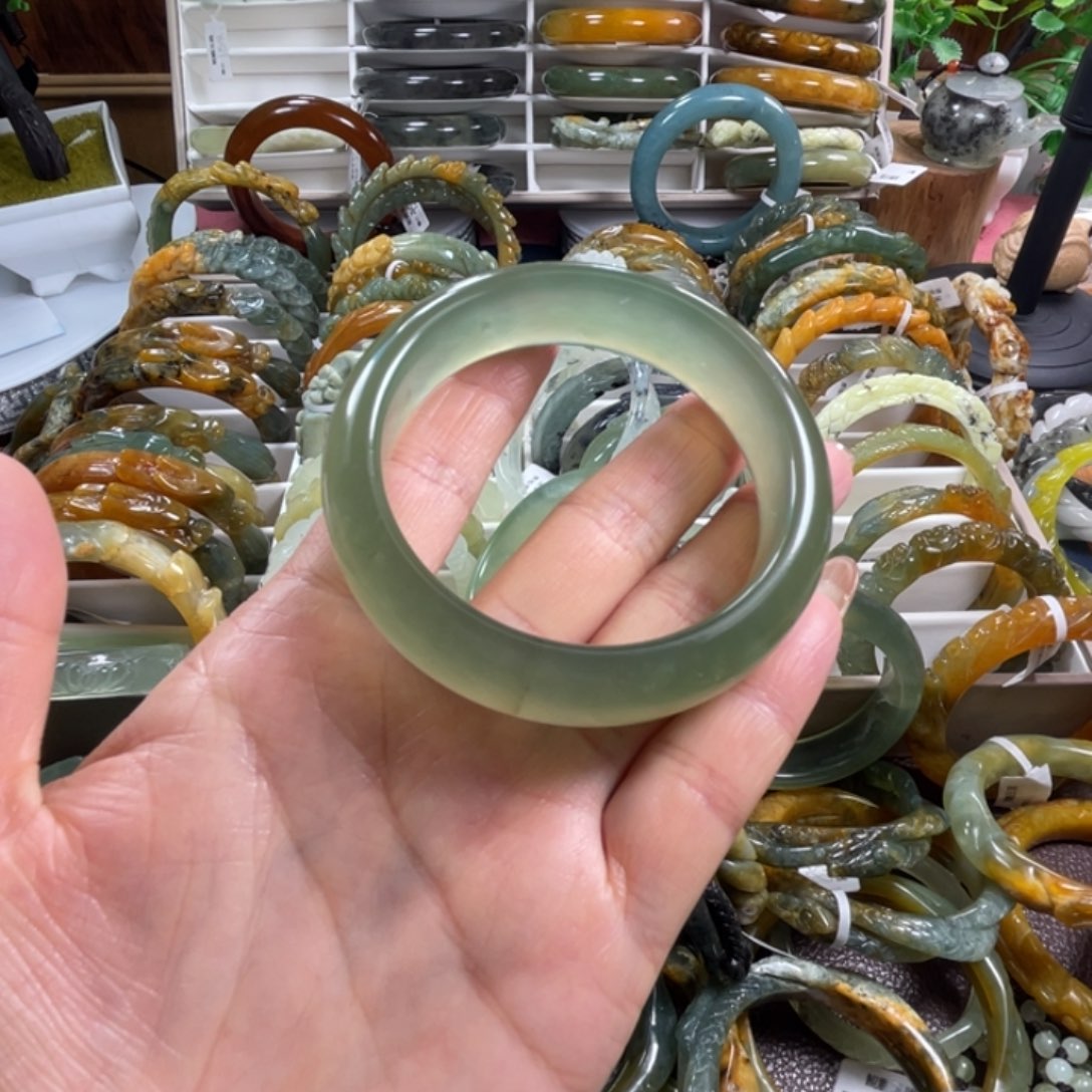 未镶嵌蛇纹石玉手镯