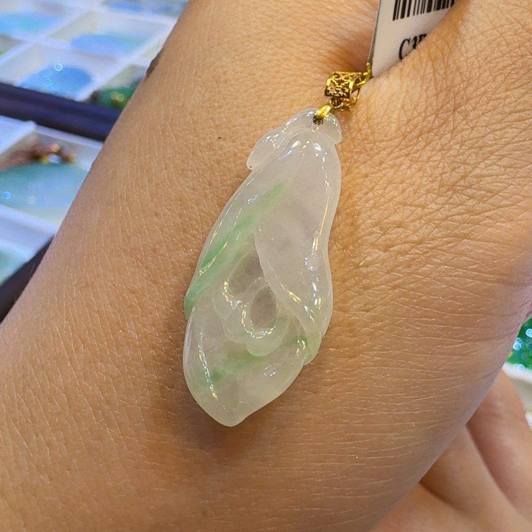 颈饰18K金镶嵌翡翠