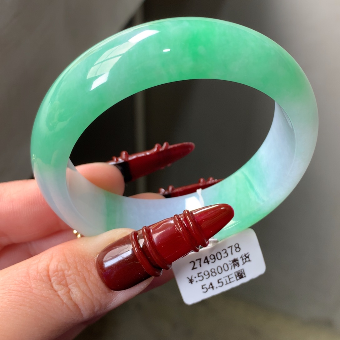 翡翠手镯未镶嵌宽版飘绿