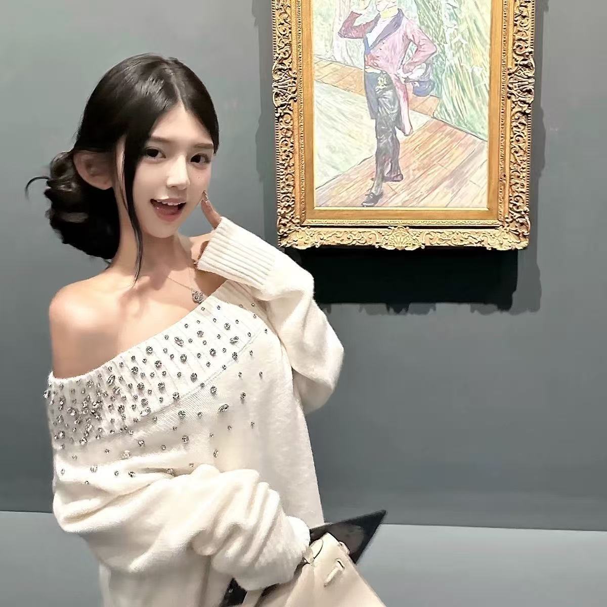 重工镶钻白色针织小衫女2025秋新款法式轻奢高级感气质宽松短上衣