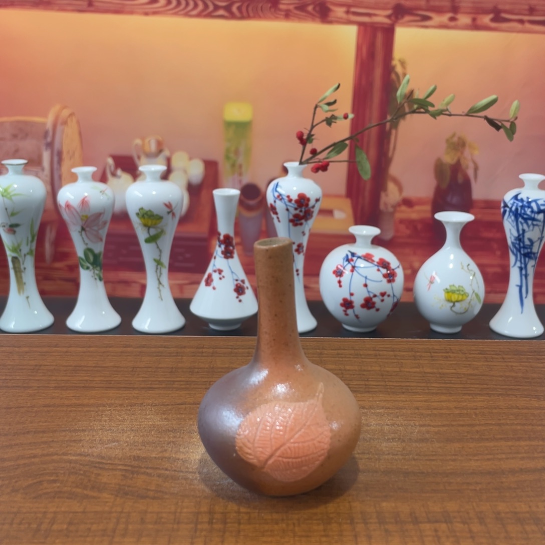陶瓷景德镇小花瓶等着你