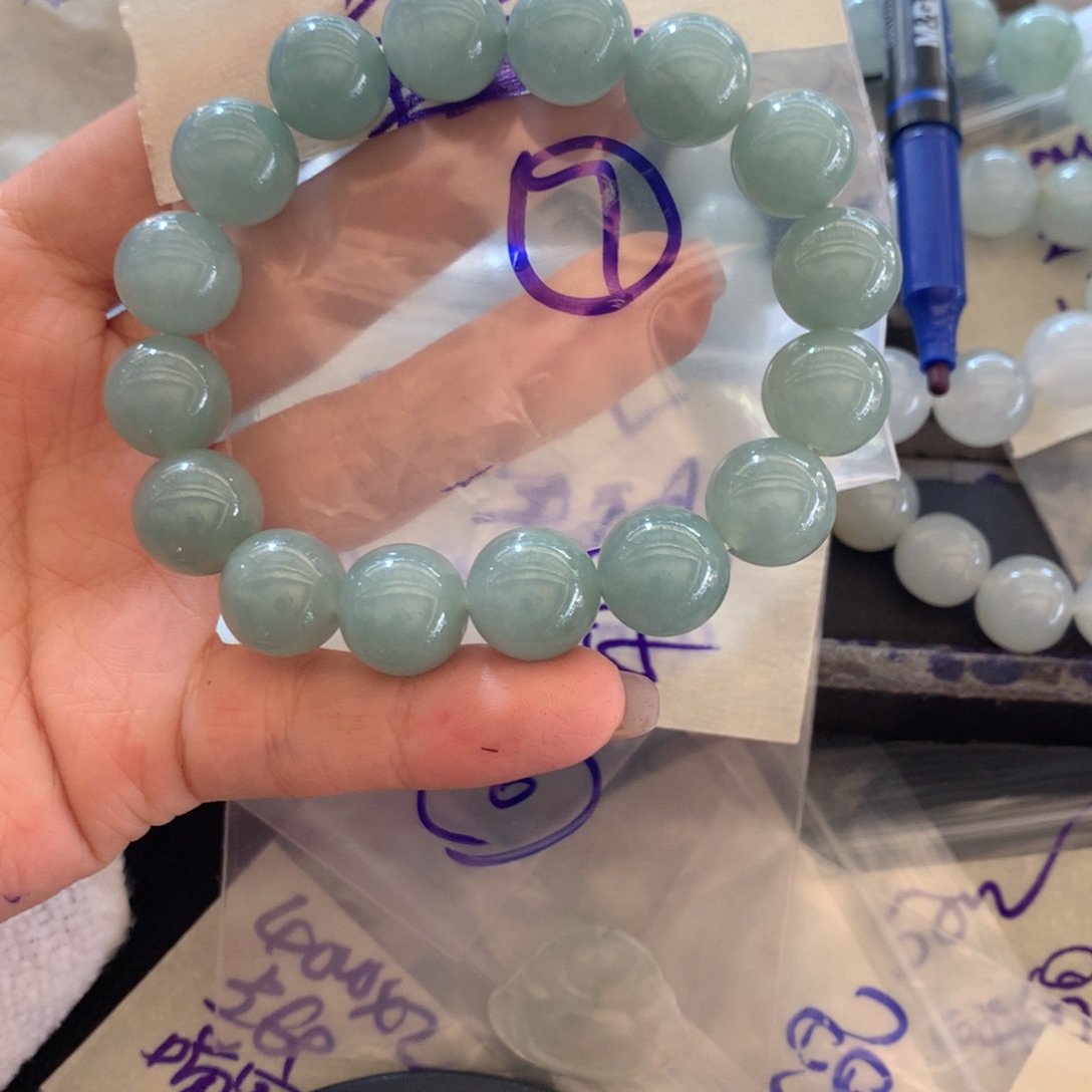 深***司定制翡翠未镶嵌翡翠