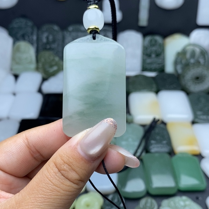 瑞***呀石英质玉未镶嵌颈饰