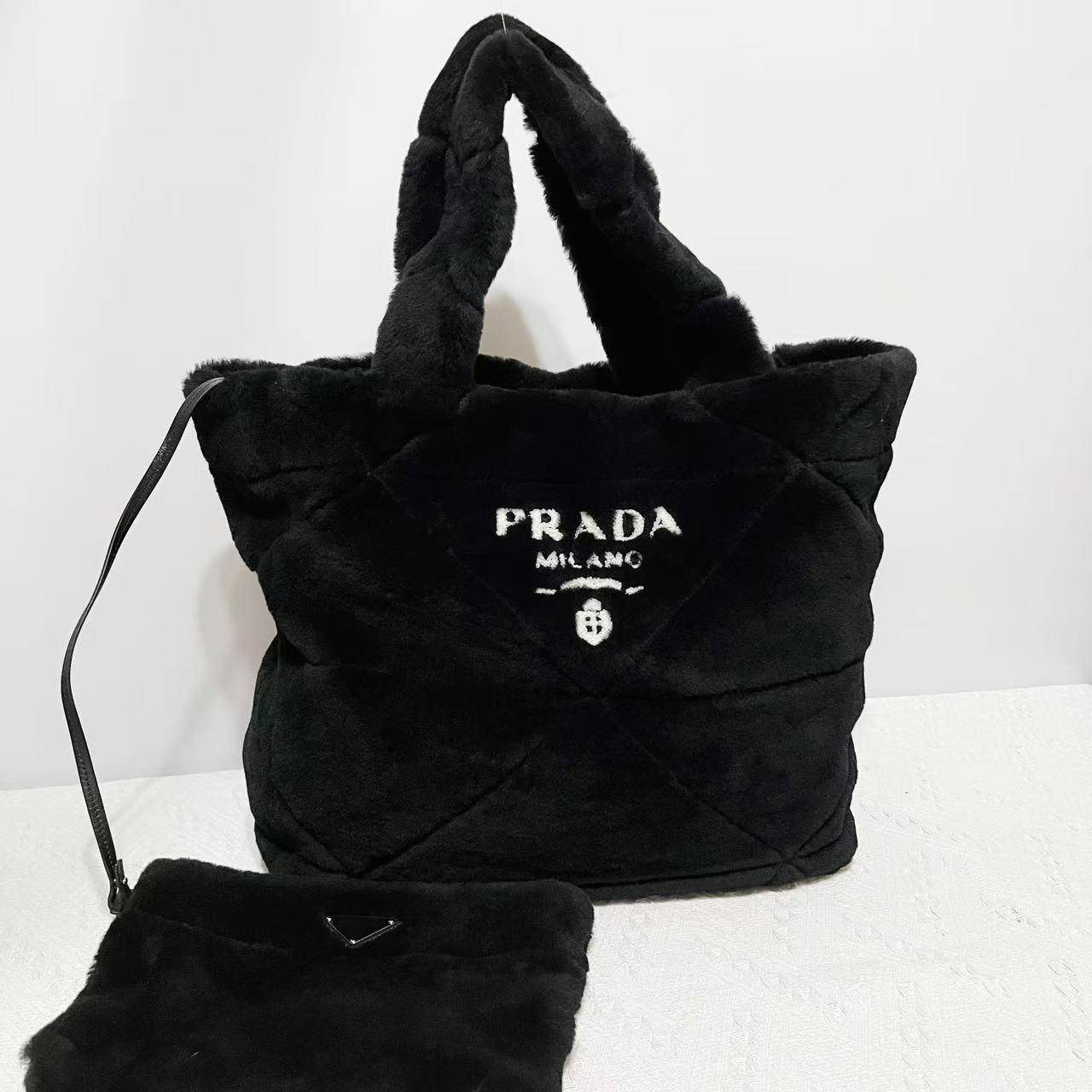 胖虎佳佳/普拉达/95新/公价0/箱包/手提包/31B2508060094