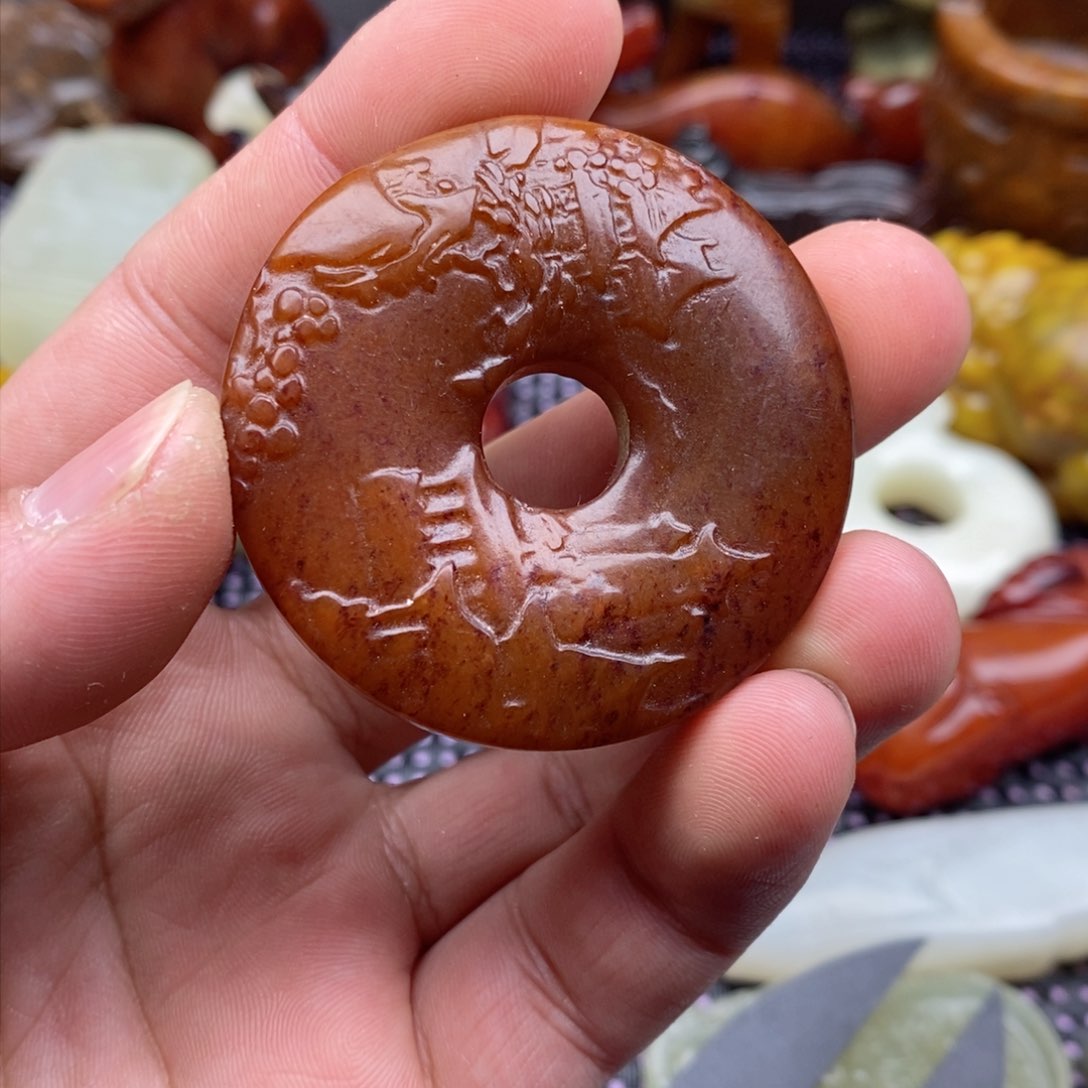 蛇纹石玉颈饰未镶嵌