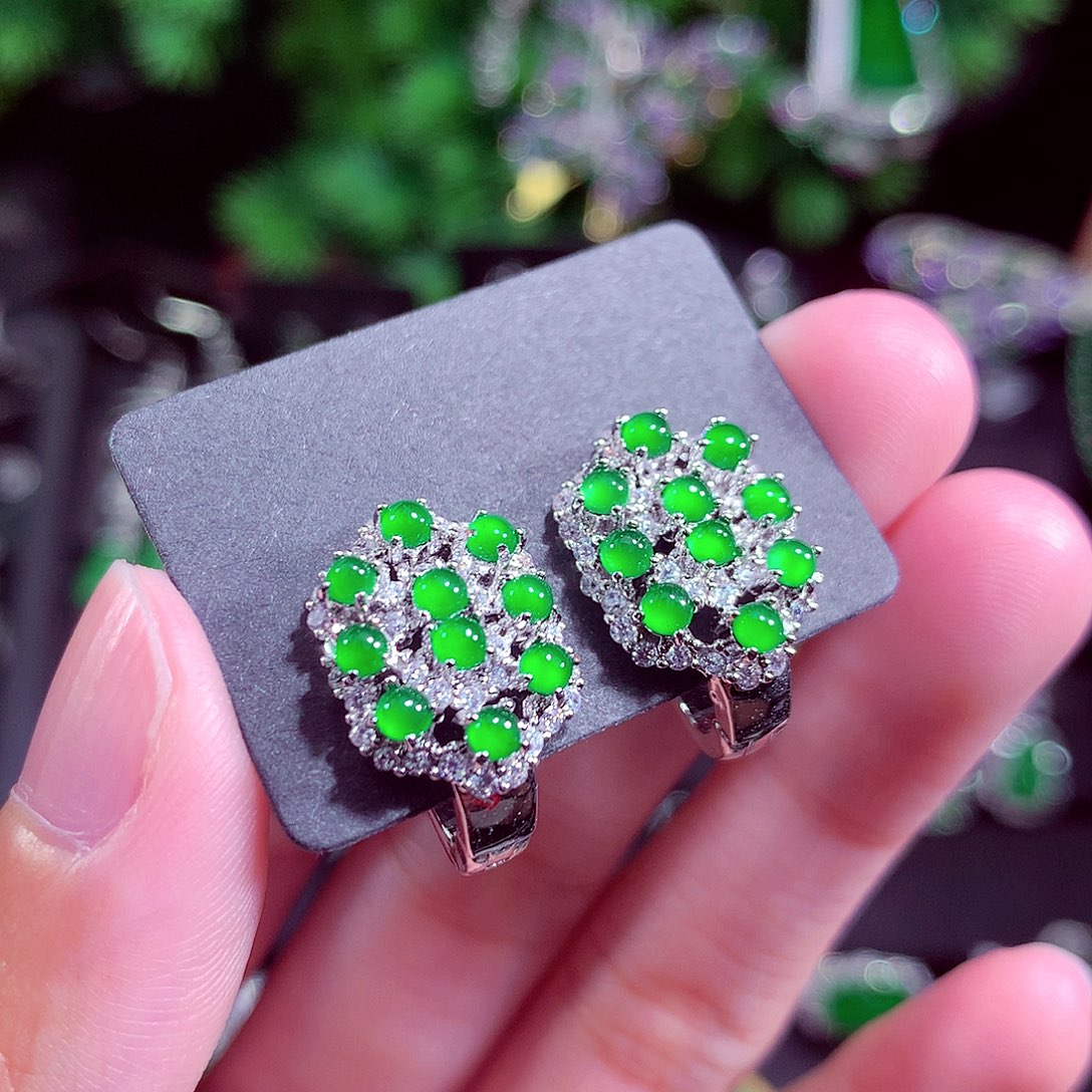 颈饰未镶嵌翡翠天然