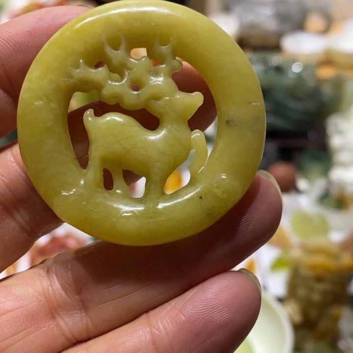 蛇纹石玉未镶嵌挂坠