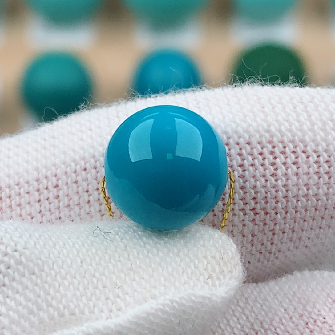 绿松石未镶嵌圆珠卡9.5