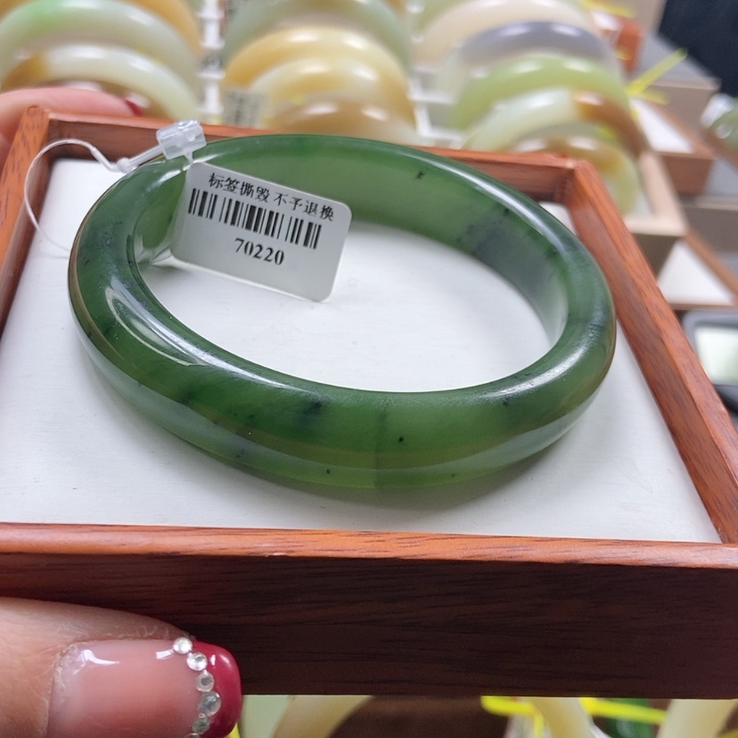 【闪购商品】和田玉手镯未镶嵌60
