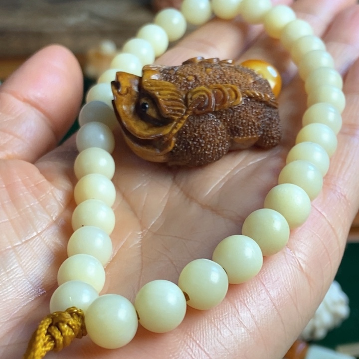 燕*侠配饰鹿角雕刻金蟾手把件