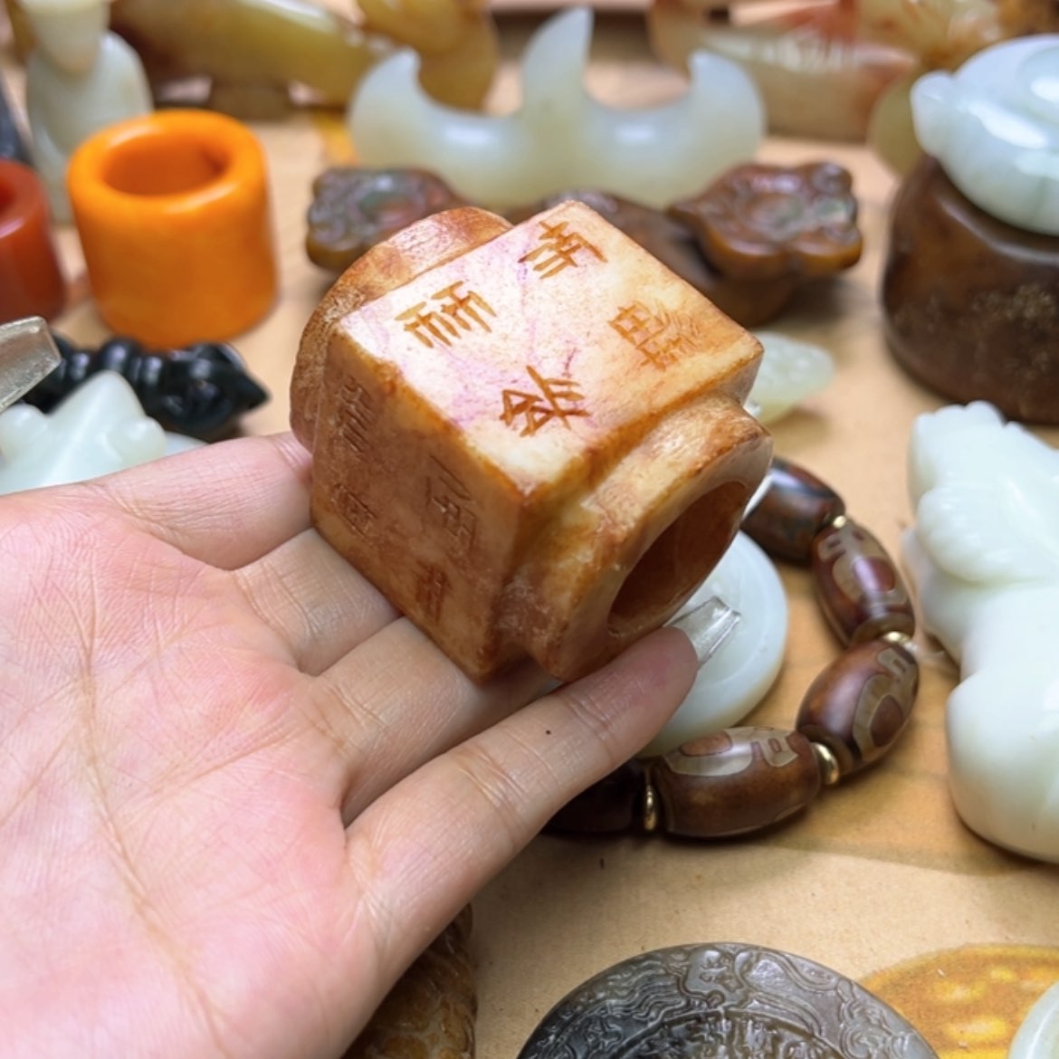 【闪购商品】蛇纹石玉颈饰未镶嵌