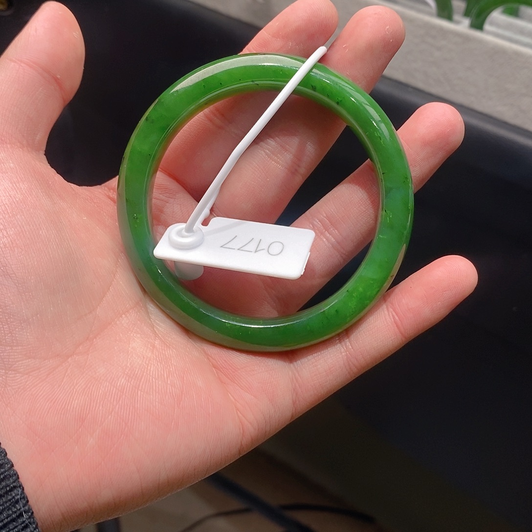 和田玉（碧玉）未镶嵌手镯