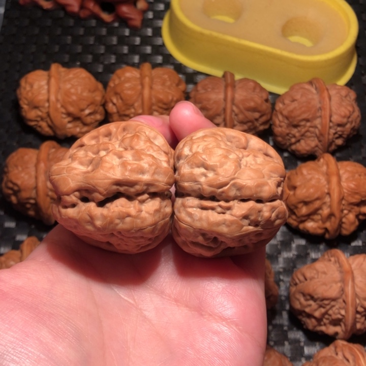 文玩核桃把件42✖️47一线天四深开