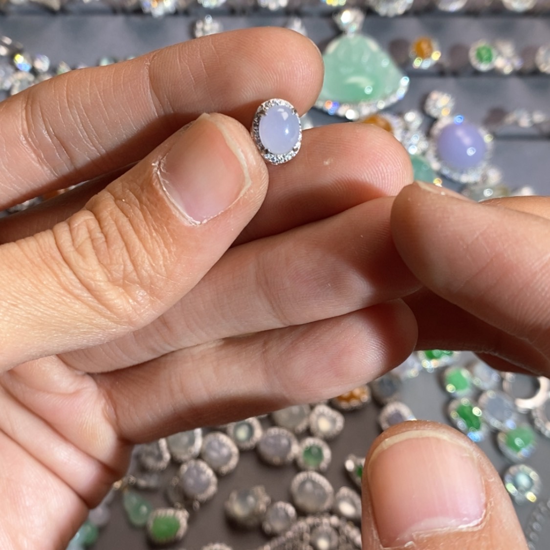 【闪购商品】翡翠颈饰未镶嵌M****y翡翠