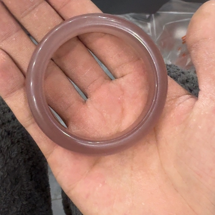 石英质玉手镯未镶嵌