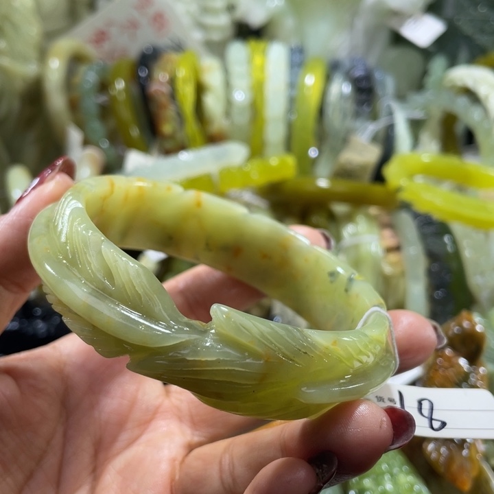 岫玉未镶嵌手镯63.64