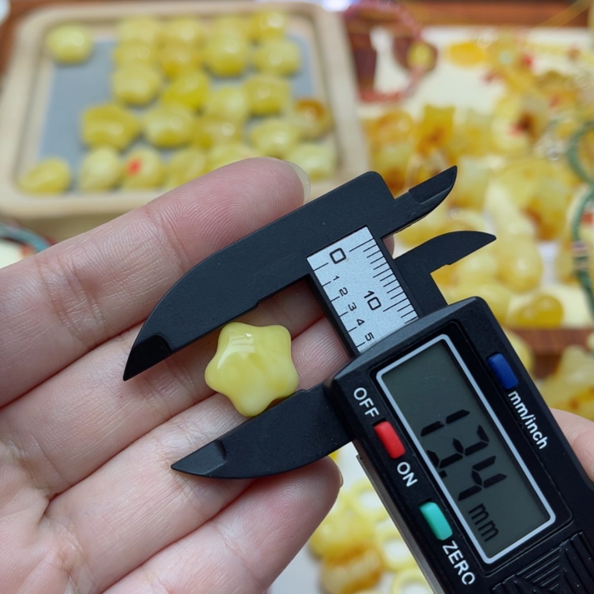 【闪购商品】蜜蜡裸石未镶嵌配饰