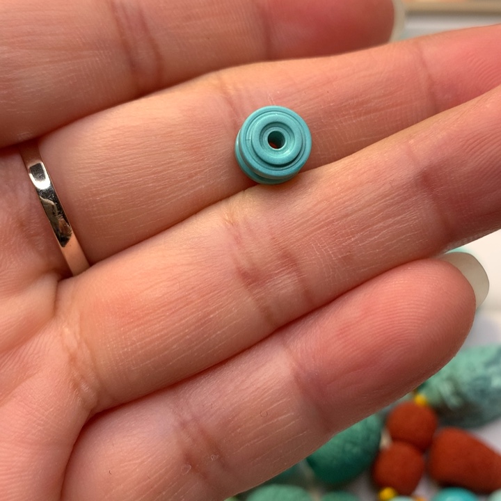 绿松石未镶嵌颈饰