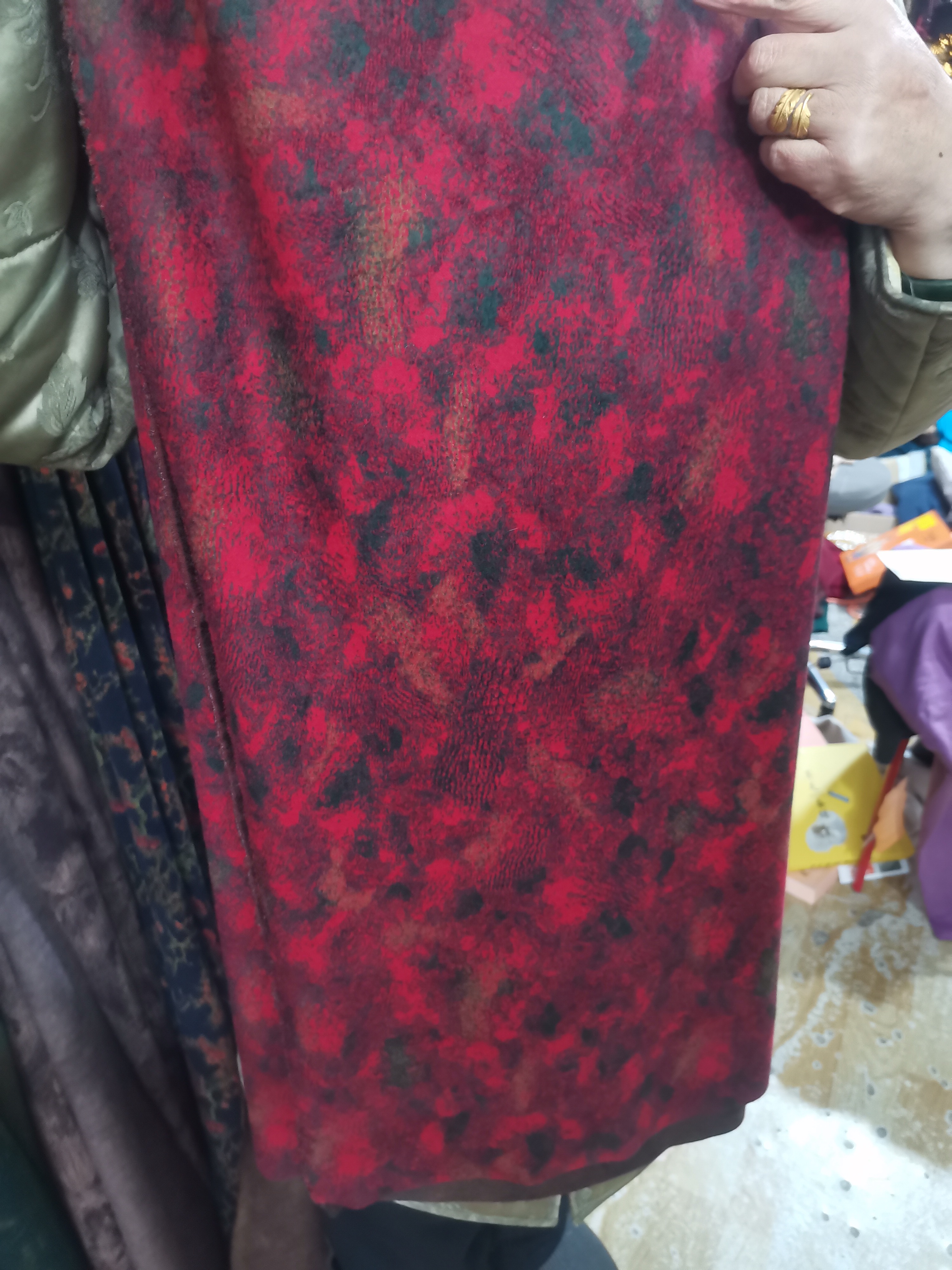 奥绒红蜡染1.5米面料