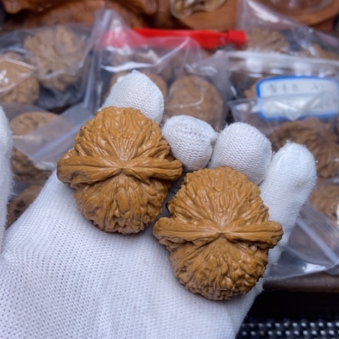 文玩核桃把件自***魂白狮子42