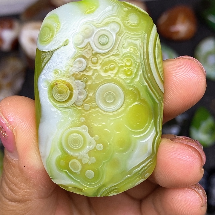 四*哥花眼玛瑙奇石牌子无孔