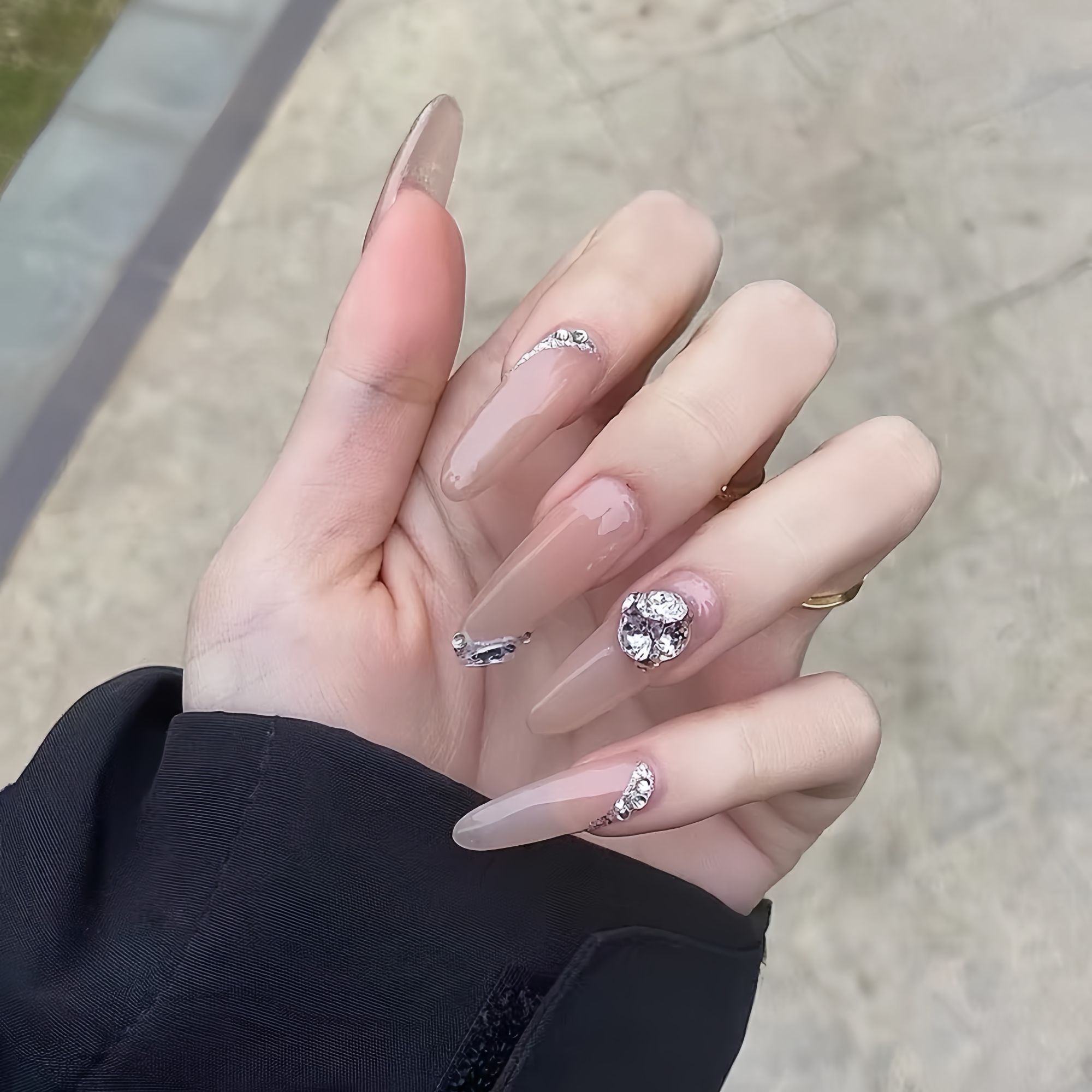 春夏新款冰透裸色高颜值手工穿戴甲爆闪堆钻高级感指甲贴片可拆卸