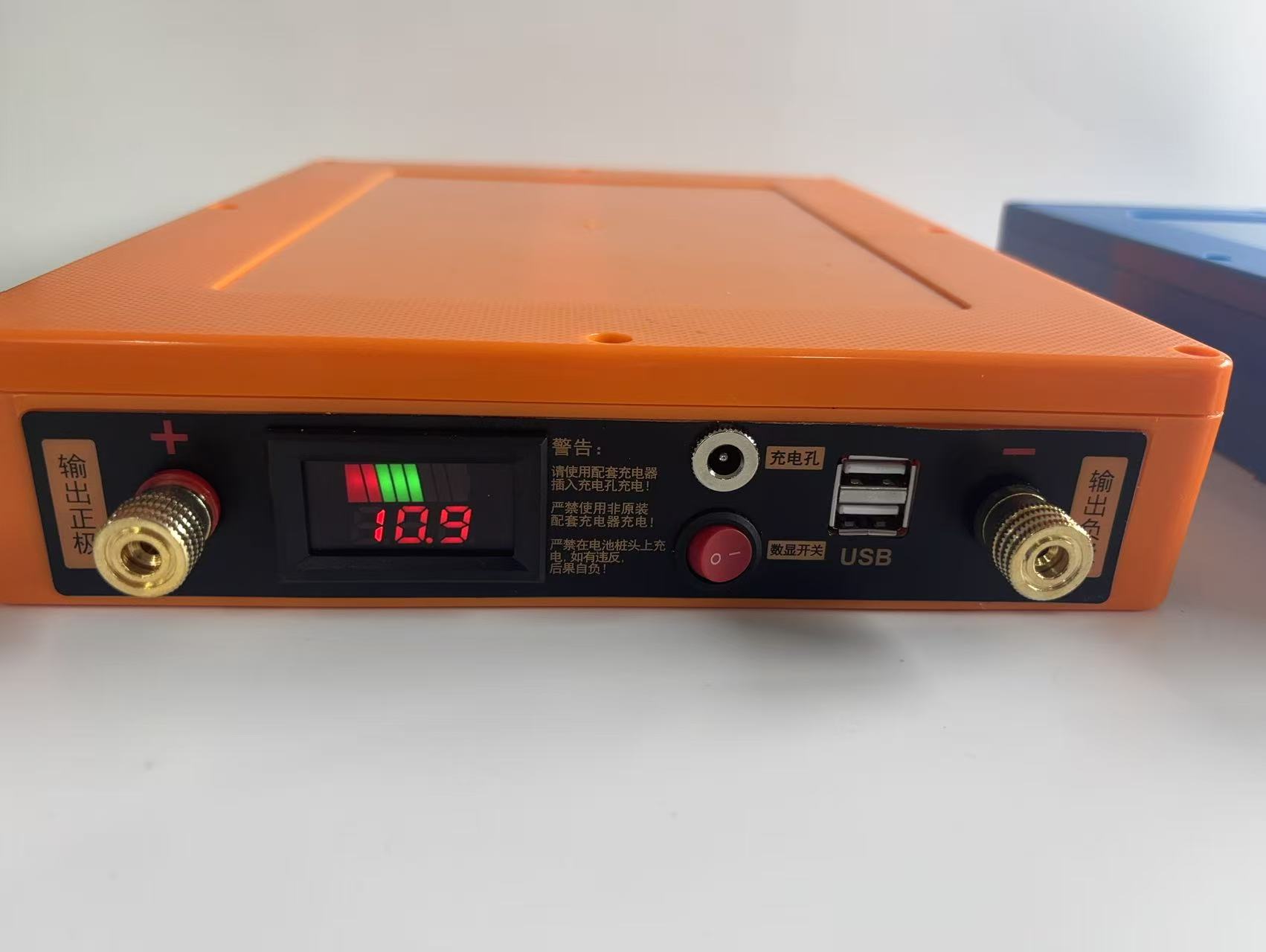 12V50AH 大单体 户外照明 重量6.5斤 轻便 多用途锂电池