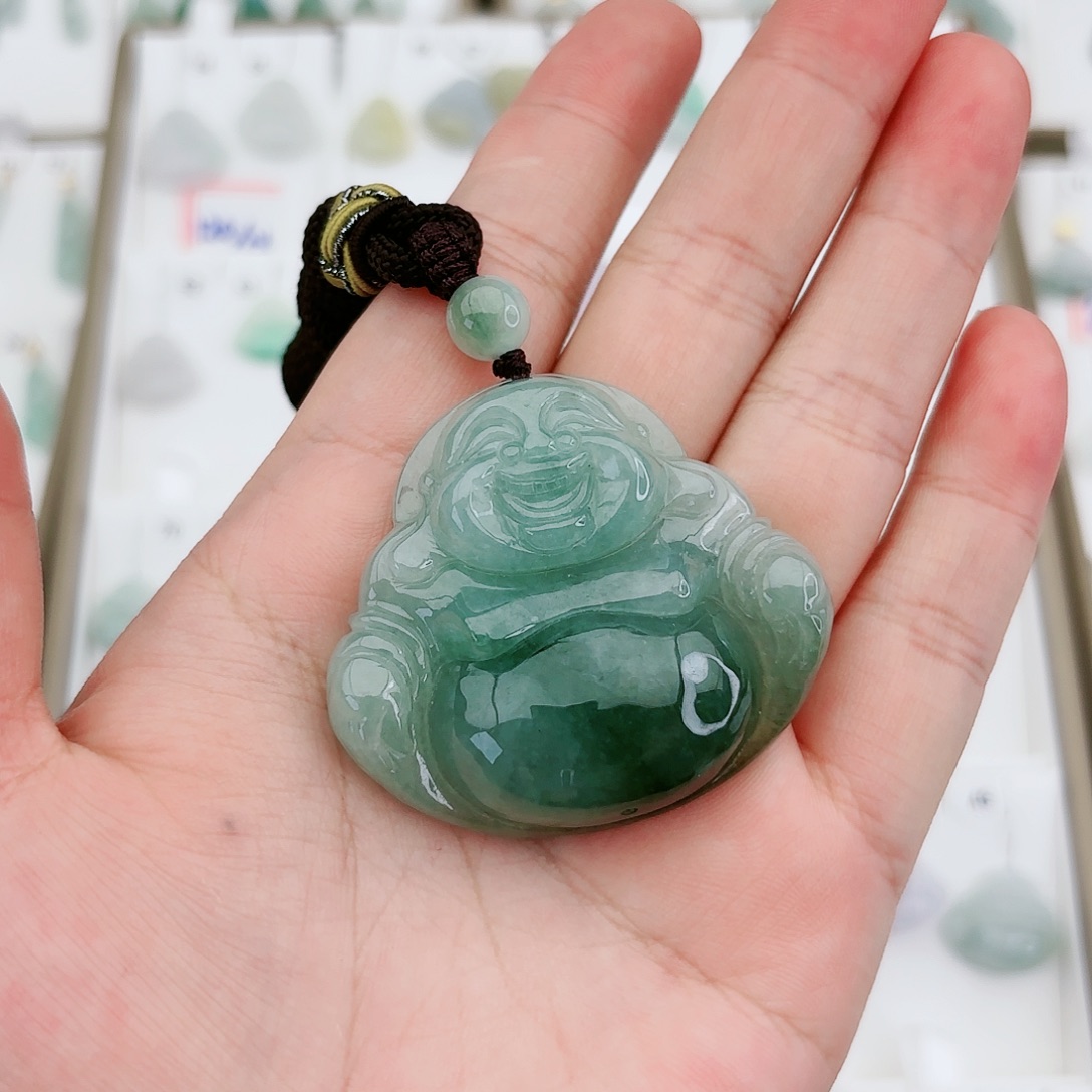 翡翠颈饰未镶嵌佛公