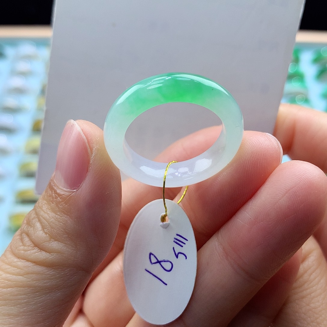 翡翠戒指未镶嵌18圈