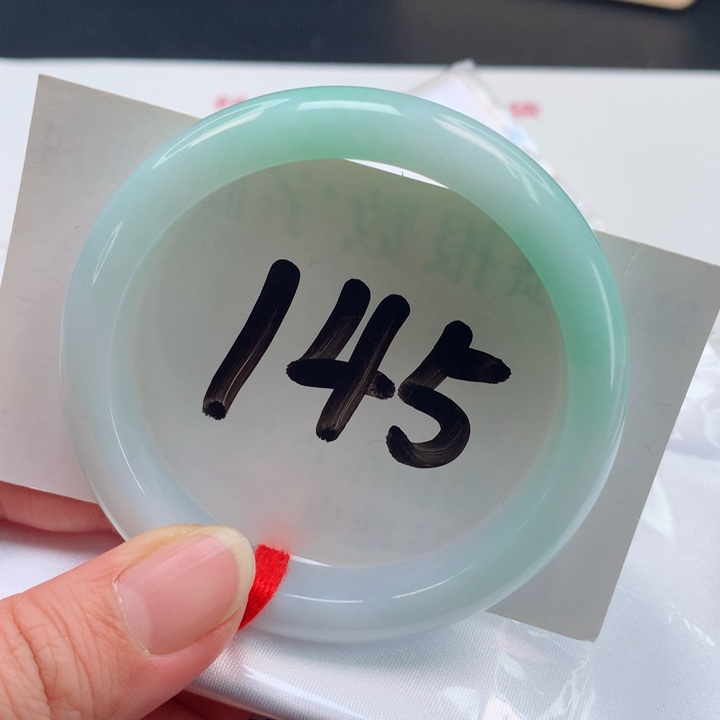 翡翠手镯未镶嵌正