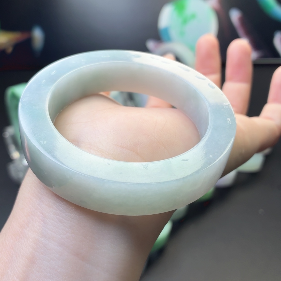 定制翡翠未镶嵌洒金手镯蓝调