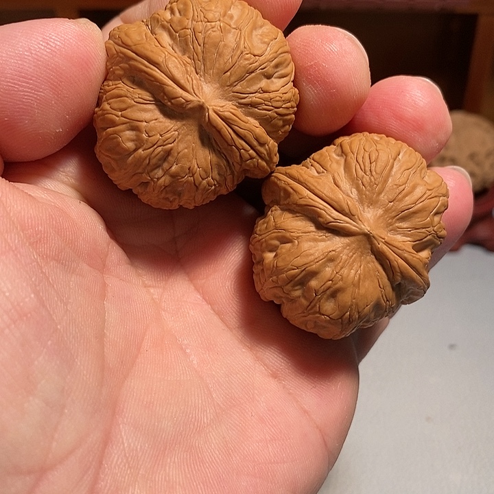 【闪购商品】文玩核桃吊坠千*白石子