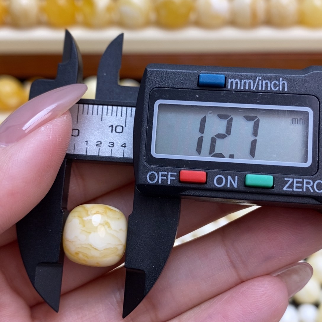 琥珀珠宝奇石未镶嵌神***子