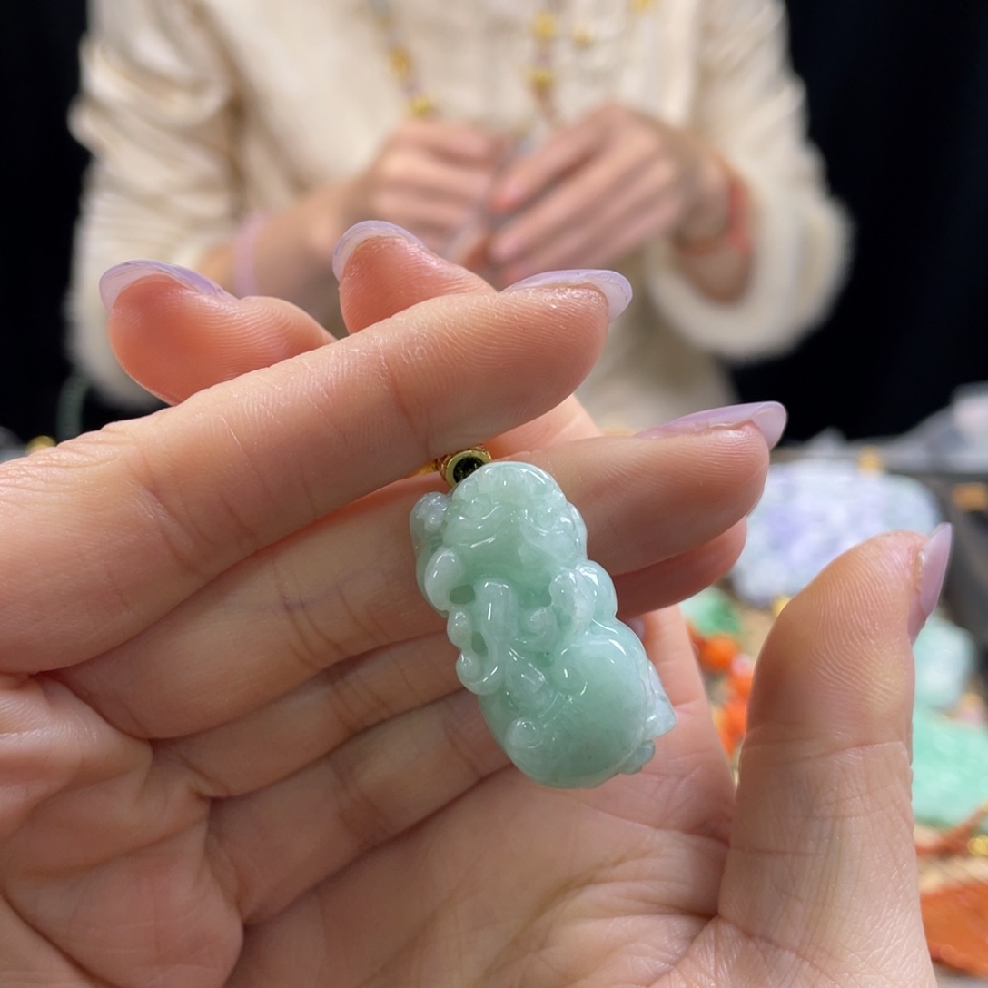 翡翠颈饰未镶嵌代编织