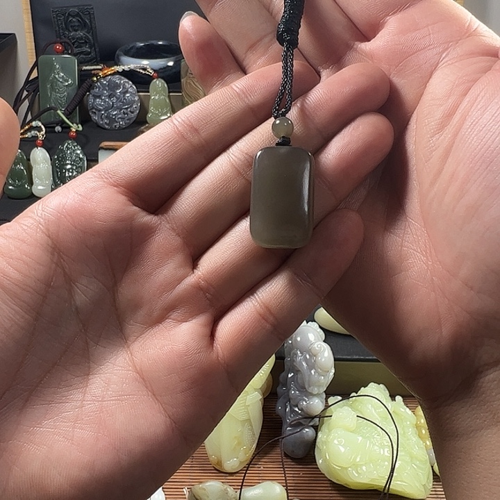 和田玉未镶嵌项链