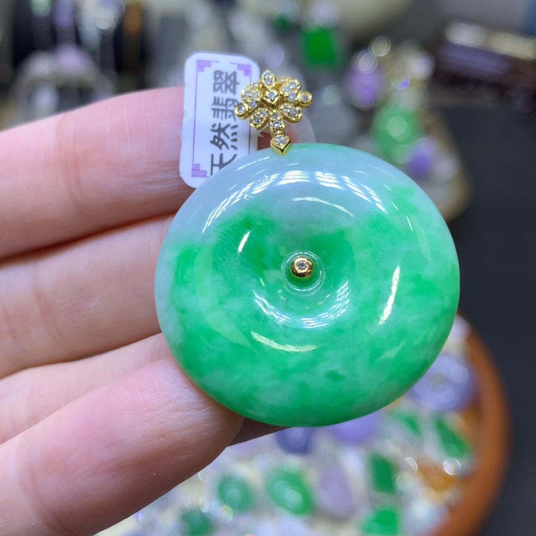 翡翠颈饰18K金镶嵌翡翠吊坠项链