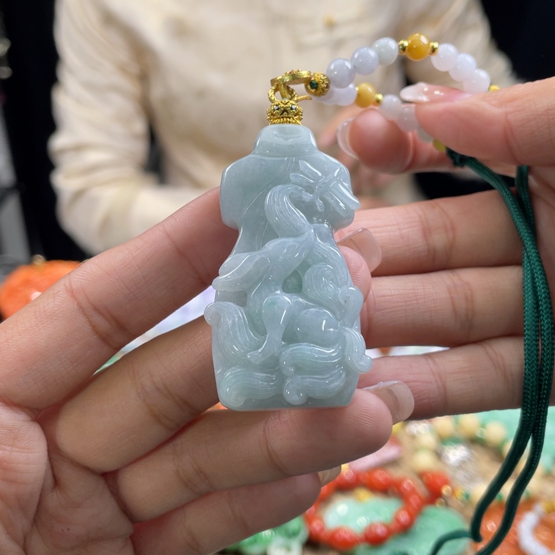 翡翠颈饰未镶嵌代编织