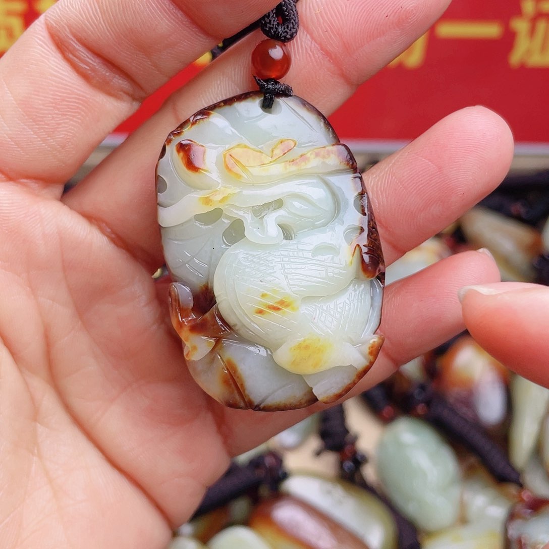 和田玉颈饰未镶嵌